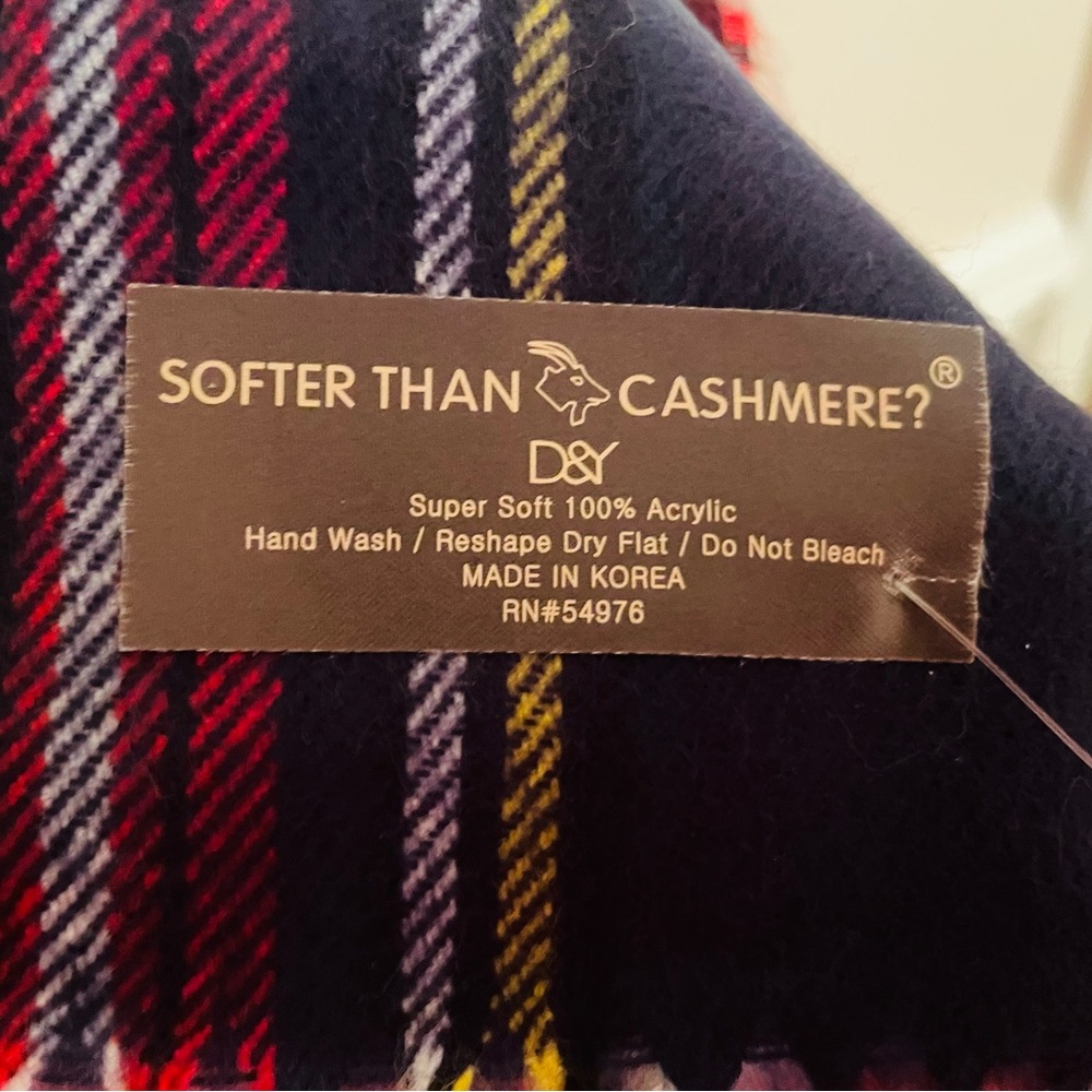 Brand New With Tags Penelope Classic Plaid Scarf,
Softer Than Cashmere? - Picture 3 of 3